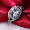 Anello di fidanzamento con diamante fine da 3 carati all'ingrosso di alta qualità Anello di fidanzamento con brillantezza duratura Anello di copertura in oro bianco 18 carati con taglio a cuscino in argento 925