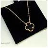 2023 Van Clover Ketting Mode Bloemen Klavertje Vier Cleef Womens Luxe Designer Kettingen Jewelry3G99