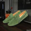 Klänningskor äkta läder män loafers zapatos de hombre formella klänningar män affärer casual green orange moccasin sneakers lägenheter 231013