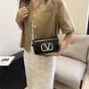 Torba niszowa design jedno ramię w małym pachnącym stylu torba crossbody dla kobiet elegancka i modna faktura miejska sweetcode 3647