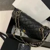 Borse a tracolla da donna con patta alla moda Catene a tracolla classiche CF Borsa tote Borsa da donna in pelle di lusso portatile per banchetti all'aperto