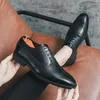 Scarpe eleganti 2023 da uomo casual in pelle primavera stile britannico versatile abbigliamento formale da lavoro cucina da lavoro