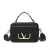 새로운 핸드백 프렌치 스타일 가방 여성의 높은 아름다움 간단한 패션 크로스 바디 5548