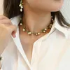 Цепочки AENSOA, индивидуальное ожерелье с белыми цветочными листьями, модное колье из сплава, эмали, ландышей, золотого цвета для женщин, высокое качество324S