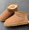 Marque enfants filles Mini bottes de neige hiver chaud enfant en bas âge WGG garçons enfants enfants en peluche chaussures chaudes taille EU21-35 jjk