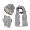 Cappelli Sciarpe Set Ragazzo e ragazza Cappello invernale lavorato a maglia Berretto Sciarpa lunga Guanti touchscreen Set Berretto con teschio Set guanti scaldacollo con fodera in pile 231013