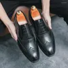 Scarpe eleganti 2023 da uomo casual in pelle primavera stile britannico versatile abbigliamento formale da lavoro cucina da lavoro