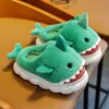 Pantoufles d'hiver en coton pour enfants, garçons et filles, dessin animé mignon requin, personnalité, pantoufles chaudes et épaisses en peluche, bleu