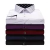Herrklänningskjortor Designer Kontrast Multi-randiga avslappnade män Lång ärm Slim Fit Comfort Knapp Design Shirt Brand Clothing