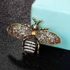 Pins Broches Zlxgirl Sieraden Antiek Goud Vintage Bee Dames Kids Pin Broche Boeket Mooi Insect Ruimers Sjaal Pins Joias277c