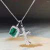 Pendentifs Collier avec pendentif croix en zircone cubique vert scintillant pour femmes, gothique en argent 925 avec chaîne, bijoux de cou rétro