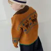 Kläder set Mor Kid Set Baby Boy Suit Cartoon Sweater Autumn/Winter Korean Version Lapel Långärmad barns stickade kofta päls