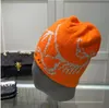 Lyxdesigner för kvinnliga män Brimless Beanie Hat Tryckt klassiskt modebrev Multicolour Autumn and Winter