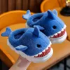 Pantofole in cotone per bambini invernali ragazzi e ragazze cartone animato simpatico squalo personalità casa calde pantofole di peluche spesse blu