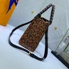 Luxe designer draagtas voor dames OnTheGo handtassen Klassieke boodschappentassen met bloemen in reliëf Letters van topkwaliteit leer Damesmode luipaard avondmake-up portemonnee
