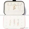 Pudełka biżuterii 1PC Mini Travel Jewelry Box Skórzanie dla kobiet dziewczęta podwójna warstwowa obudowa na kolczyki pierścień R231016