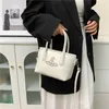 70% Sortie d'usine de niche française super chaud petit sac pour sac à main seau à bandoulière de style haut de gamme pour femmes en vente