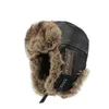 Berets Winter Männer Earflap Hut Bomber Caps Künstliche Leder Dicke Plüsch 54-60 cm Retro Pilot Stil Outdoor Warm halten 2023 YF0201