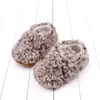 Eerste wandelaars 2023 schattige baby baby fleece pantoffels zachte antislip elanden laarsjes winter warme peuter wieg schoenen