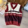 Mäns västar V-hals tröja väst män förlorar chic enkla randiga tröjor höst mode casual stickad outwear preppy stil vintage koreansk