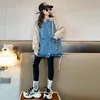 Para baixo casaco 2023 inverno primavera meninas denim jaqueta azul com chapéu com capuz moda streetwear jean crianças outerwears ch156 231016