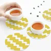 Bord mattor gula dalbanor kök placemats icke-halkisolering kopp kaffe för dekor hem bordsartiklar uppsättning av 4