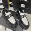 2023 Nouvelles marques de luxe mocassins véritables femmes chaussures en cuir à plate-forme avec col haut Big et Small King Series Chaussures en cuir basses et hautes noires et blanches