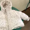 W dół płaszcz dziewczynki zima bawełniana kurtka dla dzieci drukarnia luz luźne wersja koreańska zagęszcza ciepła snowsuit dziecięca odzież wierzchnia 231013