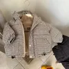 Jackets Children Down Jacket 2023 경사진 눈 후드 겨울 개인 그리드 아기 단편 코트