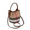 Bolso VM Messenger Fashion Kiss Bucket 2024 Canvas Femenino + Dirección de cuero versátil Pursos y bolsos a rayas de lujo