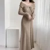 Casual jurken Franse elegante gebreide jurk één schouder strikontwerp chique trui vestidos dames herfstwijnrood retro gebreide kleding