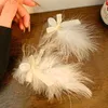 Pinces à cheveux en plumes blanches pour femmes et filles, épingles à cheveux élégantes, avec nœud en ruban strass, accessoires pour cheveux, fête de mariage