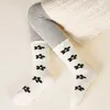 Chaussettes pour enfants 1-12T Chaussettes pour enfants Hiver Coton épaissi Chaussette chaude en peluche Chaussettes pour bébés Enfants Chaussettes mi-mollet Garçons Filles Chaussette blanche noire 231016