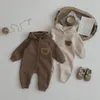 Rompers Winter born Baby Plush Bodysuit Button Jumpsuit Cartoon Bear Hoodies Boy Girl Romper Clothes Korean version 231013