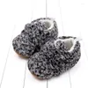 Eerste wandelaars 2023 schattige baby baby fleece pantoffels zachte antislip elanden laarsjes winter warme peuter wieg schoenen