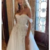 Nowoczesne ubijanie w ramię bez rękawów plis Satin A-Line Bride Sukni