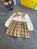 女の子のファッションのためのブランドデザイナードレスKhaki Cross Stripe Design Kids Frock Size 90-140 cm長袖ラペルチャイルドスカートSep25