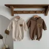 Rompers Winter born Baby Plush Bodysuit Button Jumpsuit Cartoon Bear Hoodies Boy Girl Romper Clothes Korean version 231013