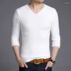 Pulls pour hommes Vêtements Blanc Col V Pull en tricot Pulls mâles Sheap T-shirt épais hiver cigarette amusant décontracté un classique chauffé x