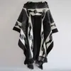 Sjalar som stickar Tassel Cape Women Outwear Tops Pullover Hooded Jacket Poncho Loose Bat Hleeves Oregelbundna män Hoodie Cloak Coats Shawl 231013