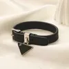 Armband Luxus-Lederarmband Dreieck Designer-Armband einfacher Armreif Damenschmuck Edelstahl Bettelarmband Weihnachten Valentinstag Geschenk ZL075
