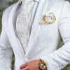High Quality One Button White Paisley Groom Tuxedos Shawl Lapel Groomsmen Mens Suits Blazers Jacket Pants Tie W715 201106244o