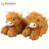 Kapcie Winter Highland Cow Maciple puszysty Highland bydle Plush Slipper miękki ciepły dom wewnętrzny śliczne kreskówkowe slajdy dla kobiet mężczyzn 231016