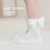 Skarpetki dla dzieci 4 para dzieci dziewczyn z dużymi łukami oddychają Born Girl Short Socks puste maluch bawełniane księżniczka dla dzieci dla dzieci za 0-6y 231016