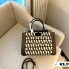 Modedesigner-Tasche Neue All-in-One-Handtasche, Größe 35 x 22 cm, mit Box. Handliche Umhängetasche