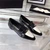 MIUI Single New Quality New Mary Jane Shoe to wersja z klasycznym dopasowaniem kolorów, która jest niezapomniana na pierwszy rzut oka, dzięki czemu jest modna dla swobodnych butów dla kobiet.