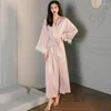 Kvinnors sömnkläder FZSLCYIYI KVINNA SILK ROBE SEXIG Långärmad klänning Kimono Bathrobe Female Nightwear