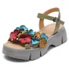 Klädskor 5 cm kvinnor sandaler modeapplikationer blommplattform designer sommarspänne autentisk elegans äkta läder
