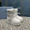 Nylon Gabardine Apres Ski Boots Black White Brown Puff Boot 1U007N övre med dragsko av borttagbar vadderad högfoder emaljerad metalllogotypstövlar