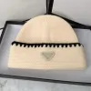 Tasarımcı Beanie Kadınlar için Kış Şapkaları Erkek Moda Dantel İşçilik Üçgen Rozeti Bayanlar Örme Şapka Sıcak Kapa Çift Açık Hava Spor Bonnet Kapakları -6